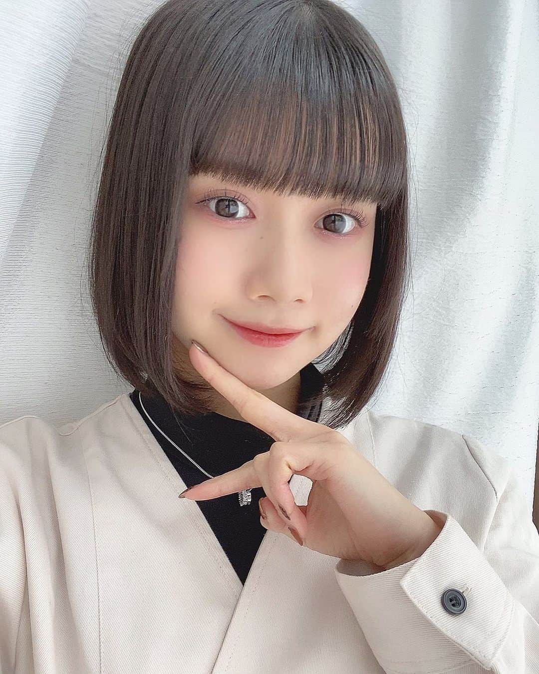 のインスタグラム：「・ ・ お正月ももう終わってしまう😢 皆さんゆっくりできましたか？ ・ ・ #laguagem #ラグアジェム  #黒髪ボブ #ボブ」