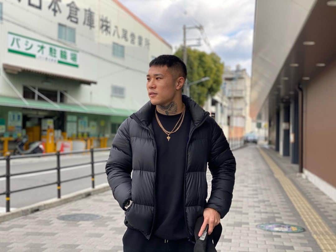 中村寛のインスタグラム：「新年早々髭なくなった。 どう思う？ . . . #髭 #fashion #necklace  #格闘技 #キックボクシング  #kickboxing #rise #rizin #deep  #workout #training  . .」