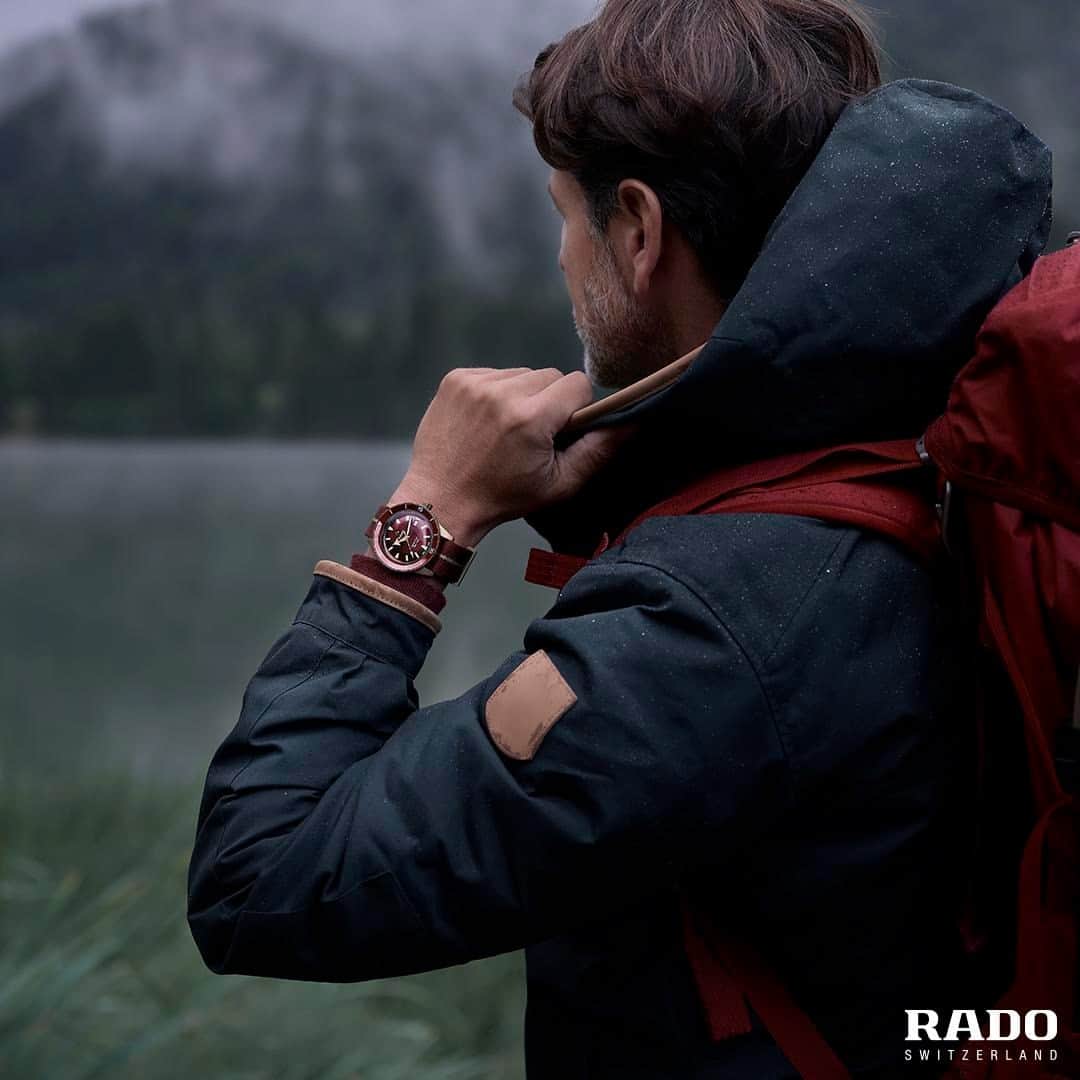 ラドーのインスタグラム：「The journey of discovery is different for everyone but there’s one thing that stays the same, your loyal Captain Cook Bronze. #RadoCaptainCook #Feelit」