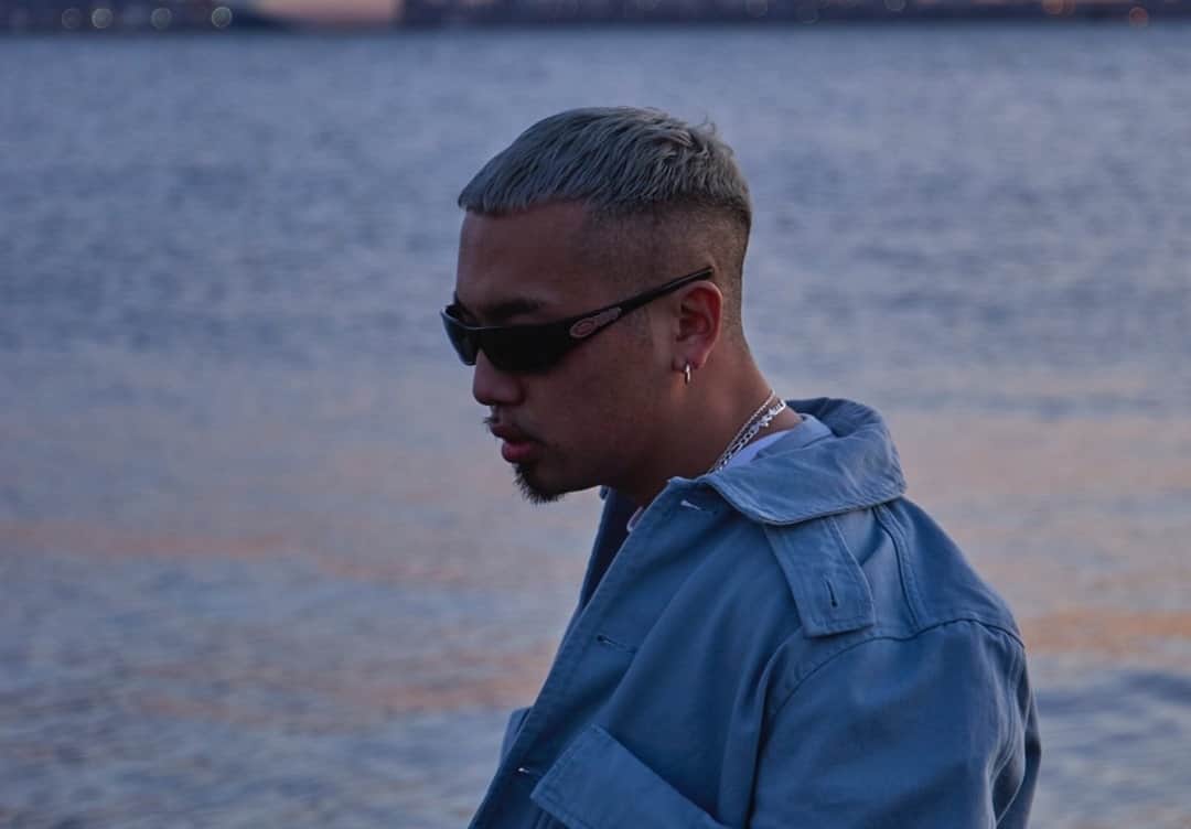 Block.fmのインスタグラム：「2020年 インタビュー｜kZm、自分の次元を歪ませて壊す2ndアルバム『DISTORTION』⁠ ⁠ 2ndアルバム『DISTORTION』についてm-flo ☆Taku Takahashi @takudj がインタビュー。⁠ ⁠ interviewはlink in bio」
