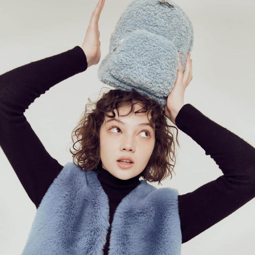 Official lemönplet Instagramさんのインスタグラム写真 - (Official lemönplet InstagramInstagram)「Thinking about bags to start this new year? How about these adorable faux fur mini bags for your everyday in 2021?😉  Find your style at www.lemonplet.com  #lemonplet #paris #레몬플렛 #レモンプレート」1月3日 19時01分 - lemonplet.official