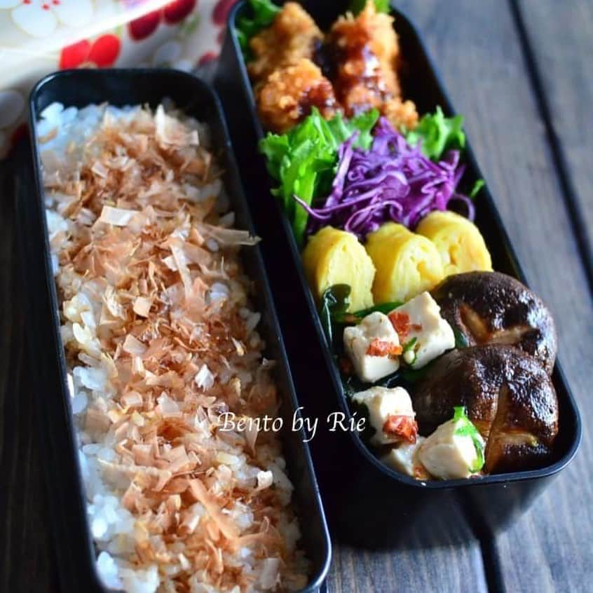 Rie's Healthy Bento from Osloさんのインスタグラム写真 - (Rie's Healthy Bento from OsloInstagram)「2021 - do you have any New Year’s #resolution ? As for me, I want to make more #bento in 2021 😊🍱🍙 新年の抱負ー今年はお弁当作ろうと思います。 #obento #弁当　#お弁当　#lunchbox #lunch #lunsj #newyearsresolution #海外で作るお弁当　#和食　#japanesefood」1月3日 19時02分 - rieshealthycooking