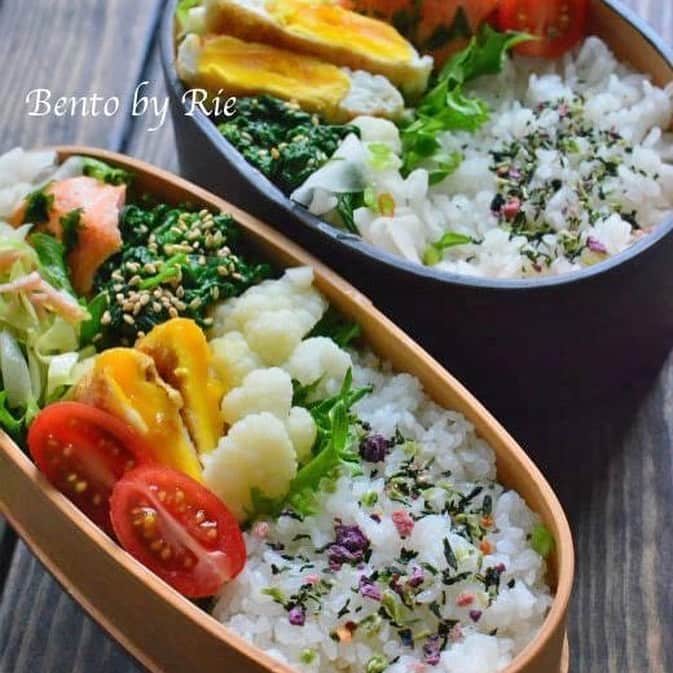Rie's Healthy Bento from Osloさんのインスタグラム写真 - (Rie's Healthy Bento from OsloInstagram)「2021 - do you have any New Year’s #resolution ? As for me, I want to make more #bento in 2021 😊🍱🍙 新年の抱負ー今年はお弁当作ろうと思います。 #obento #弁当　#お弁当　#lunchbox #lunch #lunsj #newyearsresolution #海外で作るお弁当　#和食　#japanesefood」1月3日 19時02分 - rieshealthycooking