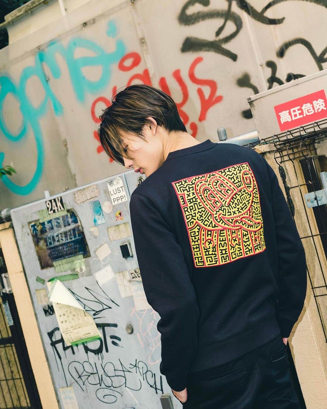 NOA（ノア）さんのインスタグラム写真 - (NOA（ノア）Instagram)「Disney X Haring X COACH!   What types of outfit if you gonna rock this bag?   #disneyxharingxcoach  #coachny」1月3日 19時08分 - n_o_a_3_