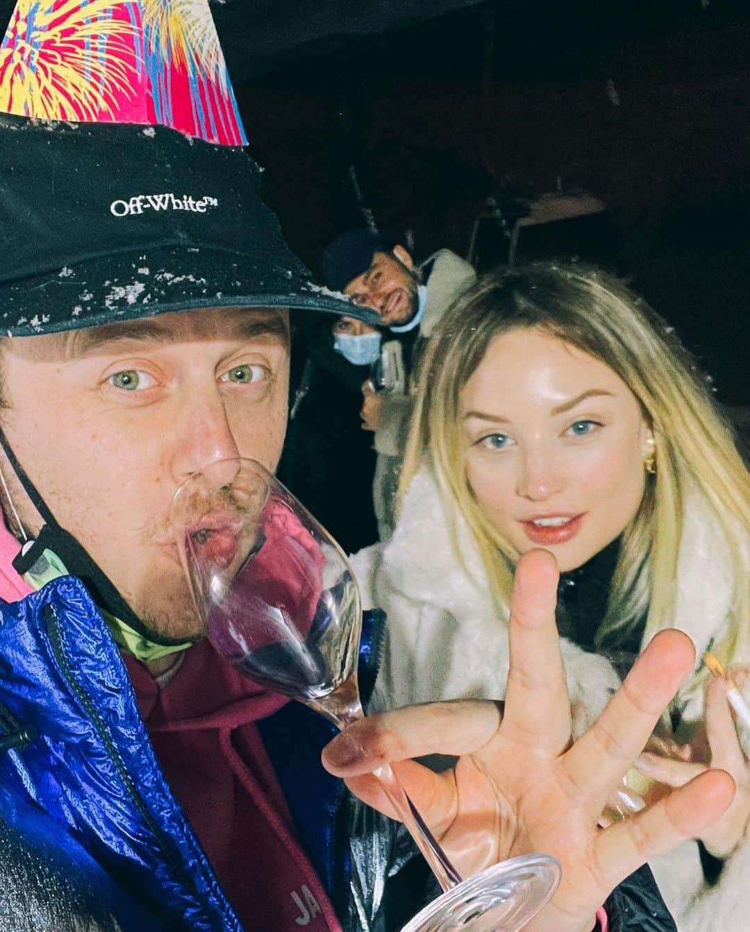 Norman Thavaudさんのインスタグラム写真 - (Norman ThavaudInstagram)「BONNE ANNÉE 2021 MES PETITS BROOOOS 🎉Au dessus des nuages avec ma louloute @martha_gambet 💗 Merci @andorraworld ainsi qu’aux adorables @guillaume_serve et @dalilmerad」1月3日 19時11分 - normanthavaud