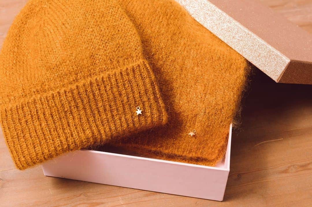 デプチオーのインスタグラム：「S’envelopper de douceur … et de couleur ! ⁠ Le coloris mirabelle évoque la jolie couleur dorée du fruit ⁠ ⁠ #despetitshauts #despetitshautsaddict #despetitsmoments #oiseauxdenuit #lavieenplusjoliedepuis20ans #lavieenplusjolie」