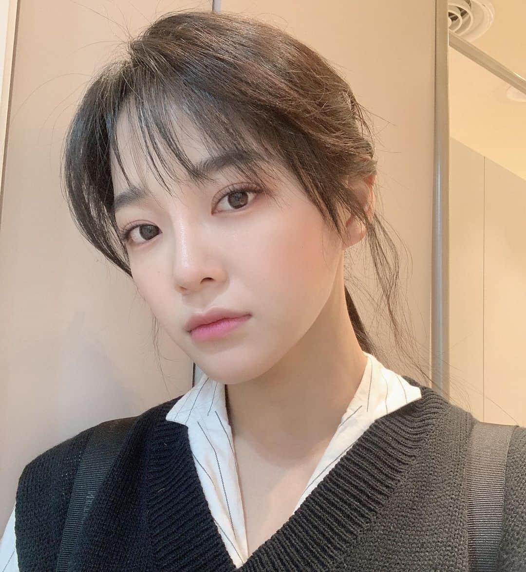 キム・セジョン（Gugudan SeMiNa）さんのインスタグラム写真 - (キム・セジョン（Gugudan SeMiNa）Instagram)「10시 30분 ocn #경이로운소문  본방사수 해주실꺼죵」1月3日 19時32分 - clean_0828