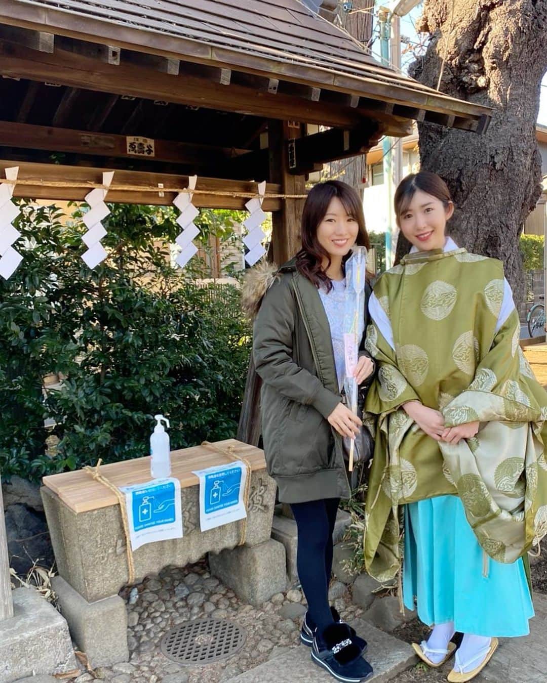 のインスタグラム：「みかちゃんが神社に厄払いへ来てくれました✨ ちょうど厄年が多いお年頃です🤔 同級生待ってるよ🐰💗  #令和3年 #神主 #神社 #神社巡り #初詣 #寺社仏閣　#厄払い　#神社好きな人と繋がりたい  #japaneseculture #shrine #instajapan  #kannushi  #狩衣　#着物　#和服　#tokyo#厄年#本厄女」