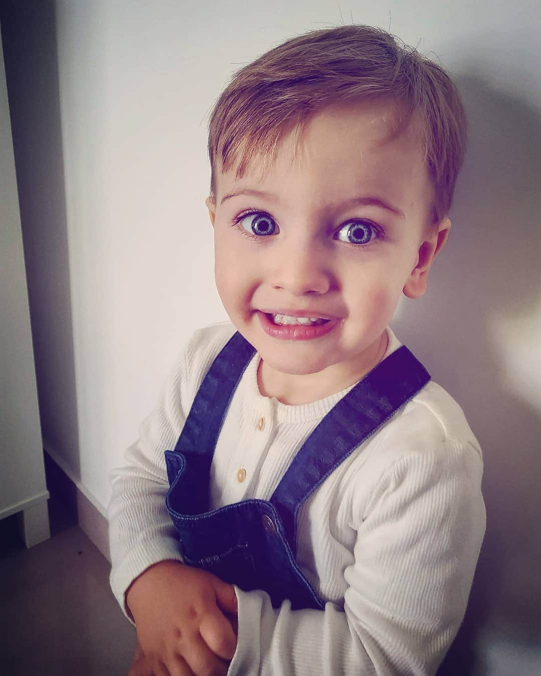 アルベルト・ロポのインスタグラム：「Feliz domingo !!¡ Ellos lo tienen claro siempre con una sonrisa #martin #mateo」