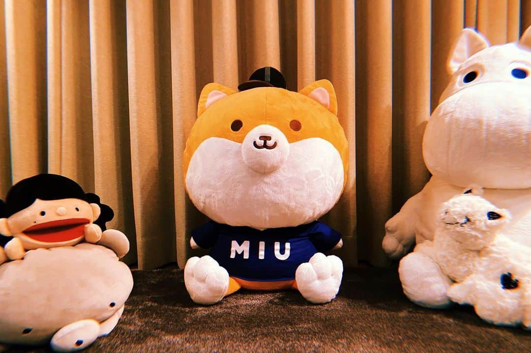 星野源さんのインスタグラム写真 - (星野源Instagram)「今日からお前も俺の家族な（志摩）  #MIU404 #でかポリまる #志摩一未」1月3日 19時56分 - iamgenhoshino