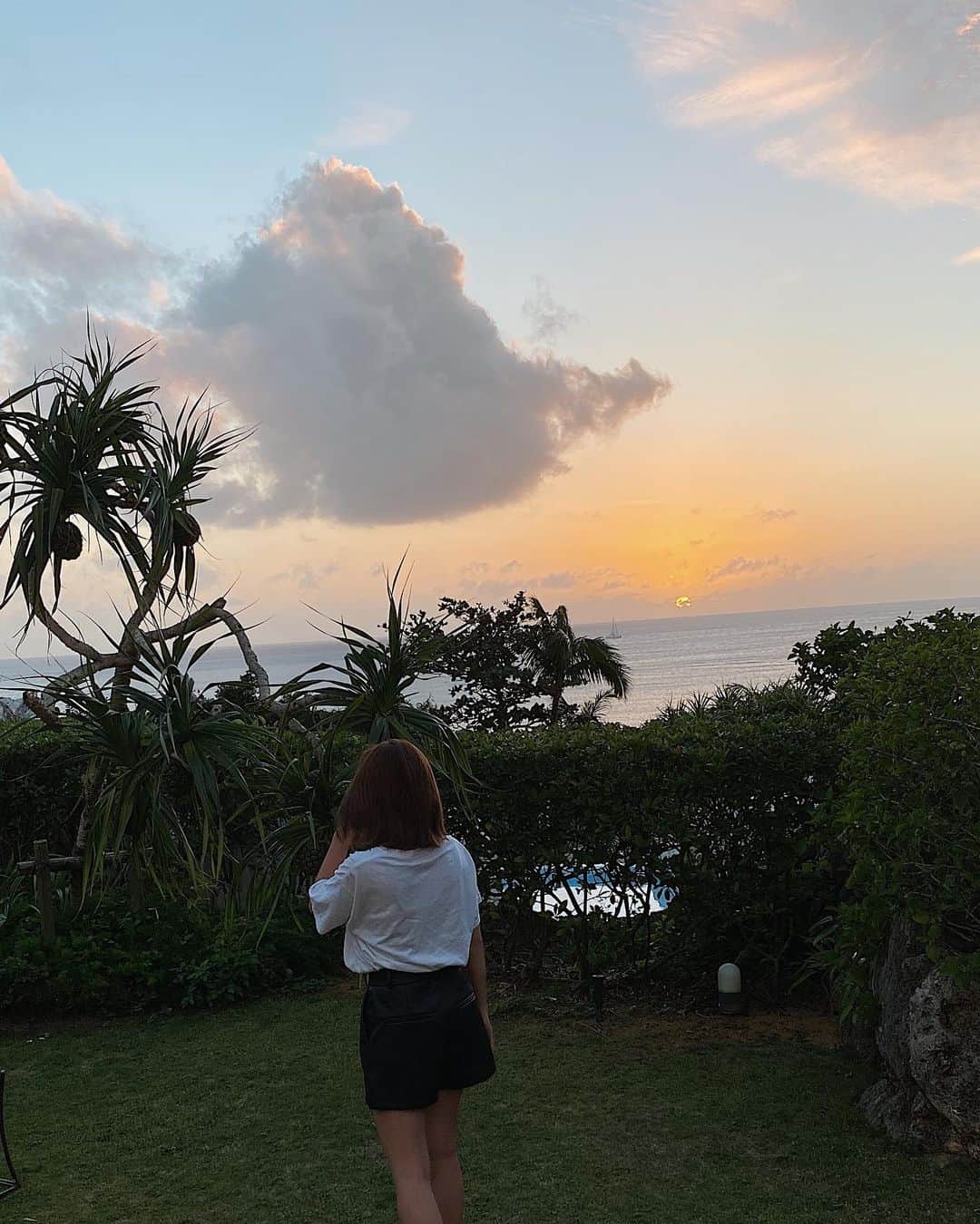 藤井萌さんのインスタグラム写真 - (藤井萌Instagram)「初日の出寝坊しましたので。 素敵な夕日の写真。 ㅤㅤㅤ #日の出でもないけど #素敵な景色の共有です #いつかの沖縄pic」1月3日 20時07分 - fujii_moe