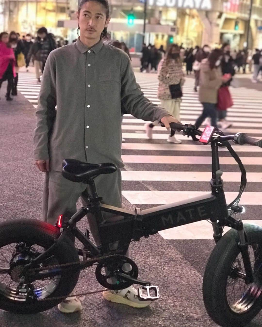 窪塚洋介のインスタグラム：「このチャリめちゃくちゃええやんけ♪ @matebikejapan ←アンバサダーやりたいわあw」