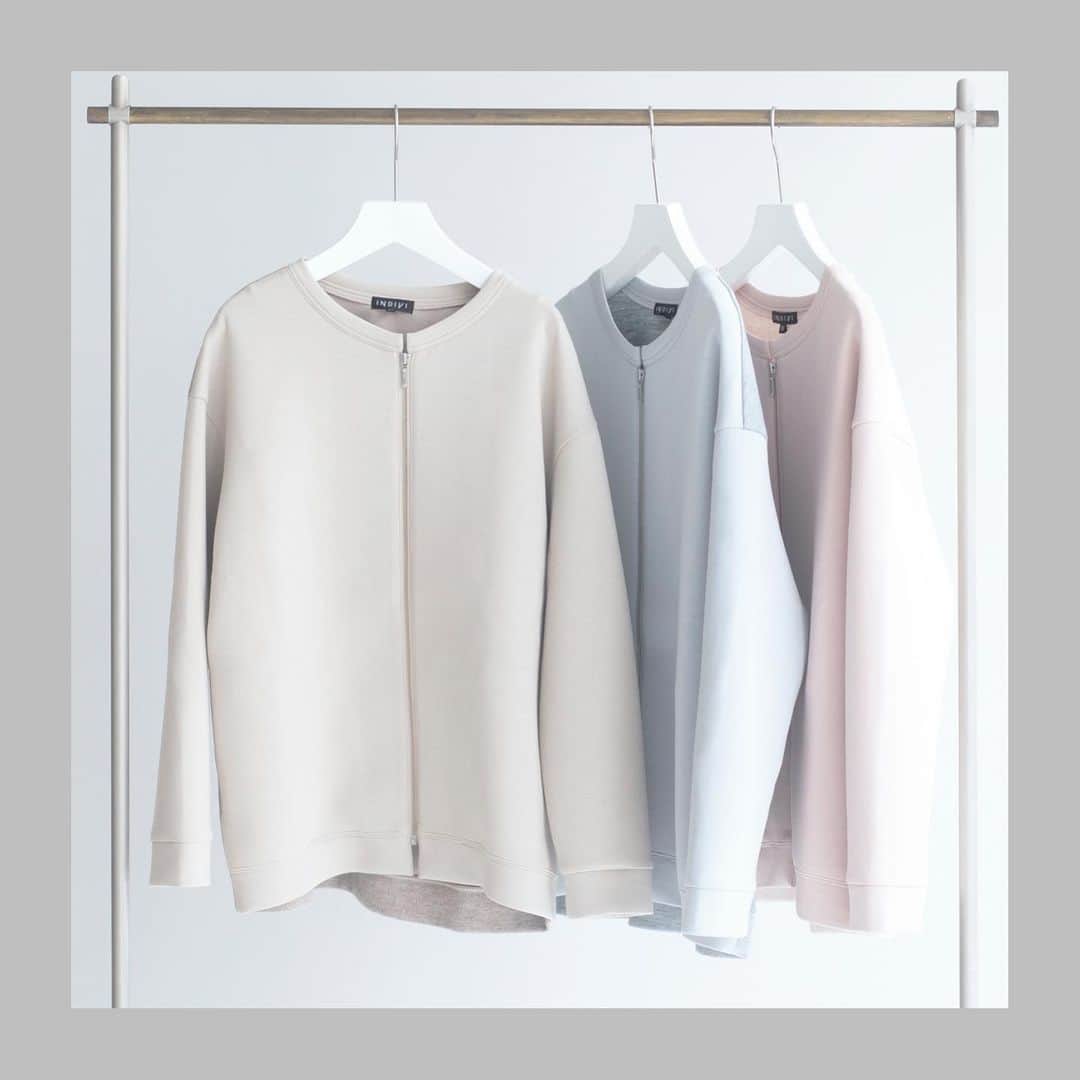 INDIVIのインスタグラム：「- recommend sale items -﻿ ﻿ ﻿ 軽く着心地の良いトレンドのダンボール素材を使用したカーディガン。﻿ 大人な雰囲気を演出する素材ですが、カジュアルな通勤用やテレワークでもお召しいただけます。﻿ フードがないので首にかかる負担もなく長時間着用いただいても疲れません。﻿ 前見頃と後ろ見頃の異素材もお洒落なポイントです！﻿ ﻿ ﻿ ✴︎cardigan.¥19,250→¥13,475(税込)﻿ ✴︎no.127-39002﻿ ﻿ ﻿ #INDIVI﻿ #インディヴィ」