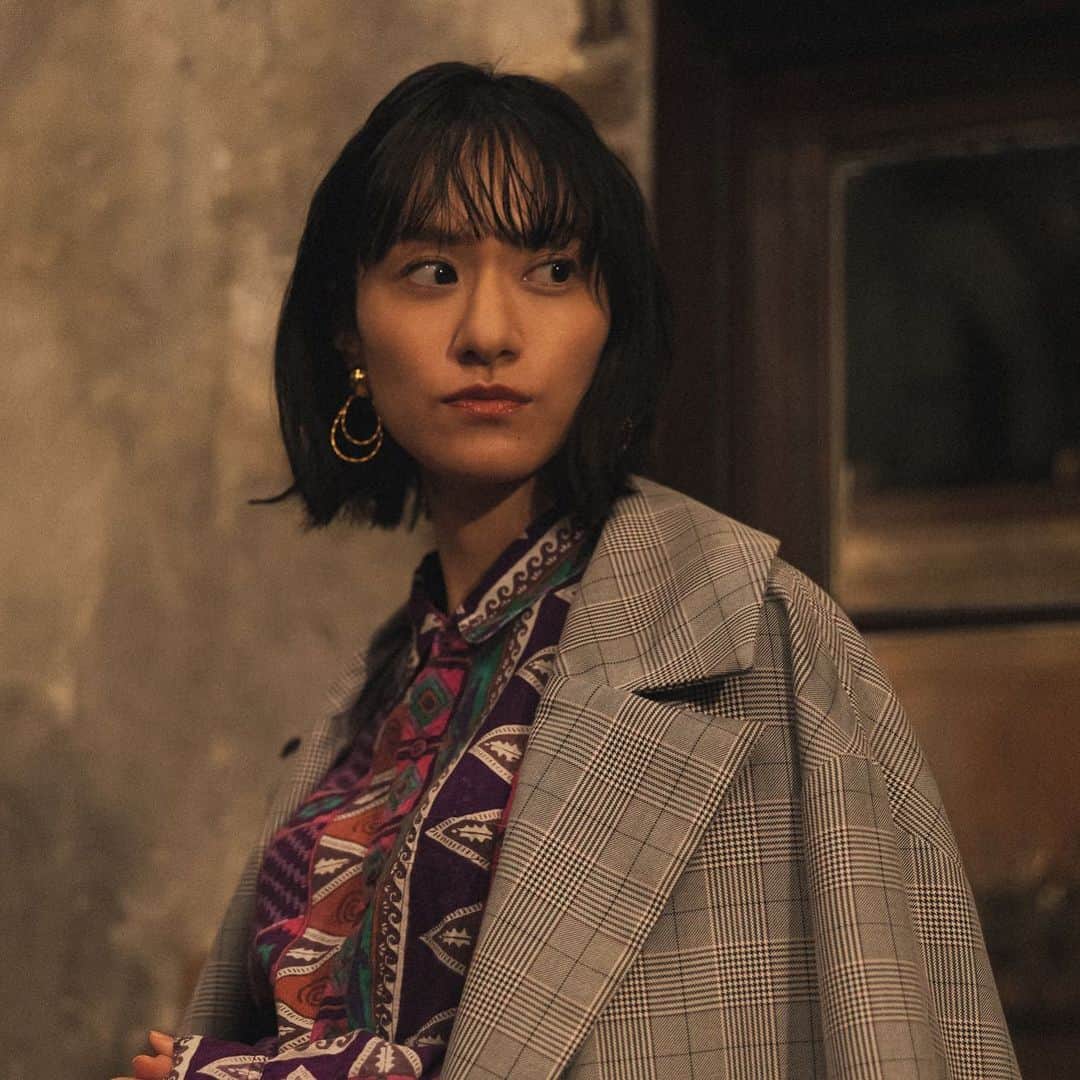 小板奈央美のインスタグラム：「new image🤍 ・ 2021年。 今年も自分の道を信じて、全力で頑張ります！ 本年もよろしくお願い致します🤲 . . special thanks photographer : @daiki_tsunoda_photo  photo team: @fo_u_r_lights  . . #女優 #ダンサー  #小板奈央美」