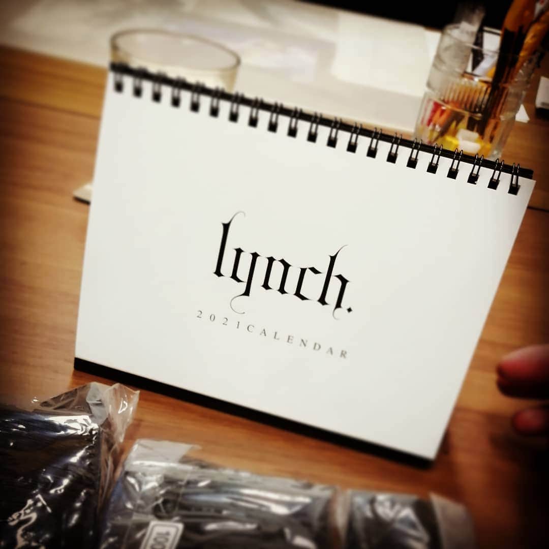 晁直 さんのインスタグラム写真 - (晁直 Instagram)「ﾁﾗｯ」1月3日 20時12分 - lynchasanu