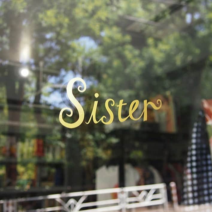 Sisterさんのインスタグラム写真 - (SisterInstagram)「新年、明けましておめでとうございます。   2021年もSisterらしく、皆さまにより一層素晴らしいものをお届けできるように精進して参ります。   新年は4日(月)12時より、初売りを開催いたします。   今年もどうぞよろしくお願い致します。   Sister  #sister_tokyo」1月3日 20時13分 - sister_tokyo