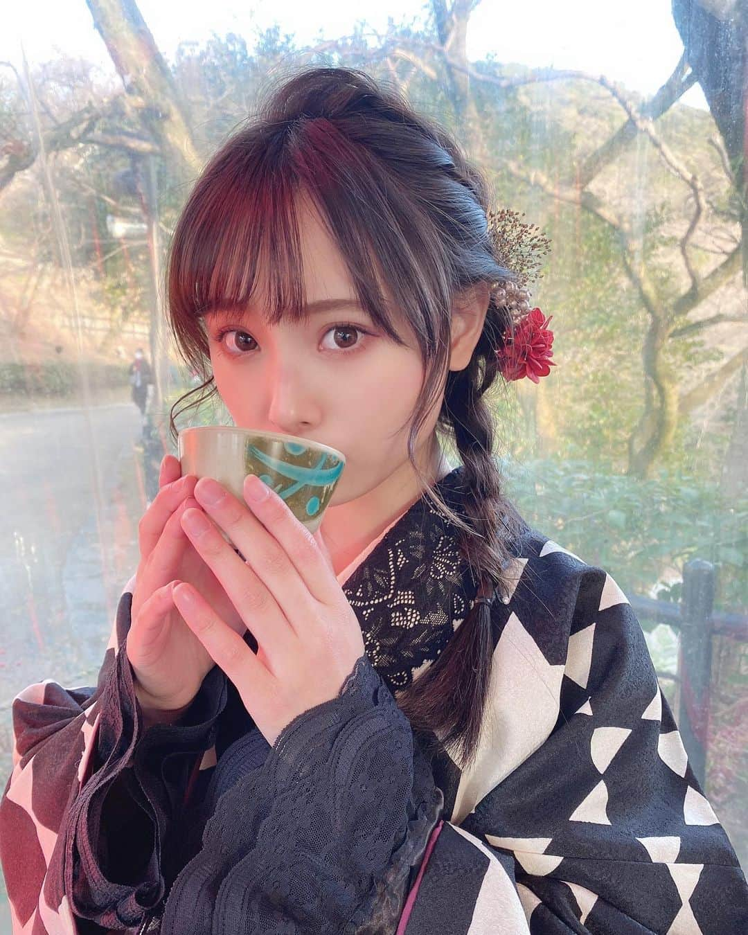 梅山恋和さんのインスタグラム写真 - (梅山恋和Instagram)「🎍❤︎  新年あけまして おめでとうございます！  皆さん2021年も応援 宜しくお願いします🤍  新春万福🌸  #着物#ヘアアレンジ#編み込み #2021年#お餅しか勝たん #557#おもち映え」1月3日 20時14分 - cocona_umeyama