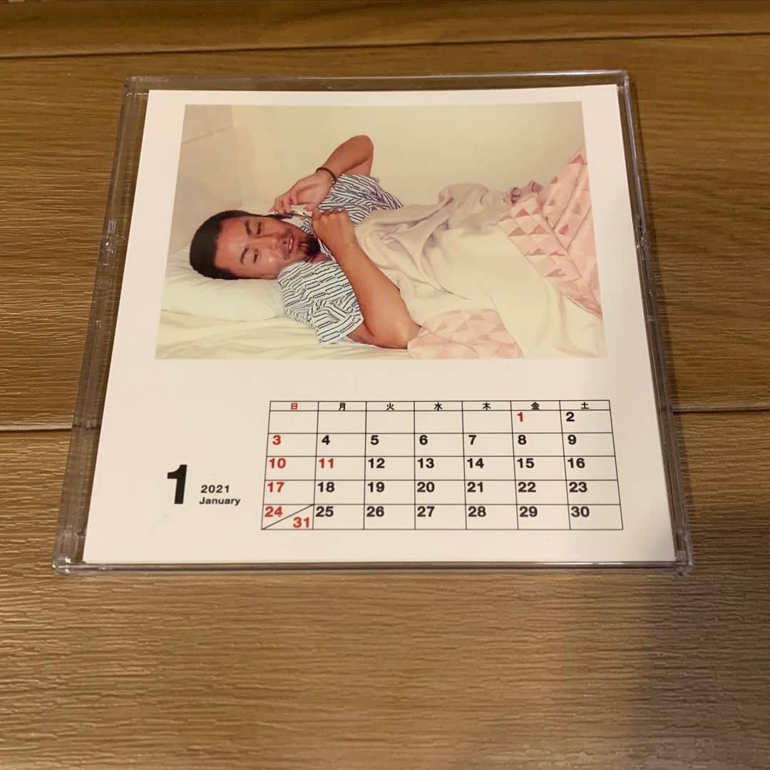 こーいちのインスタグラム：「写真選びの操作をミスったんじゃなくて自分でも覚えてないくらい写真選びの操作をミスっただけの話。  #携帯で簡単に作れるから #みんなもミスってみて」
