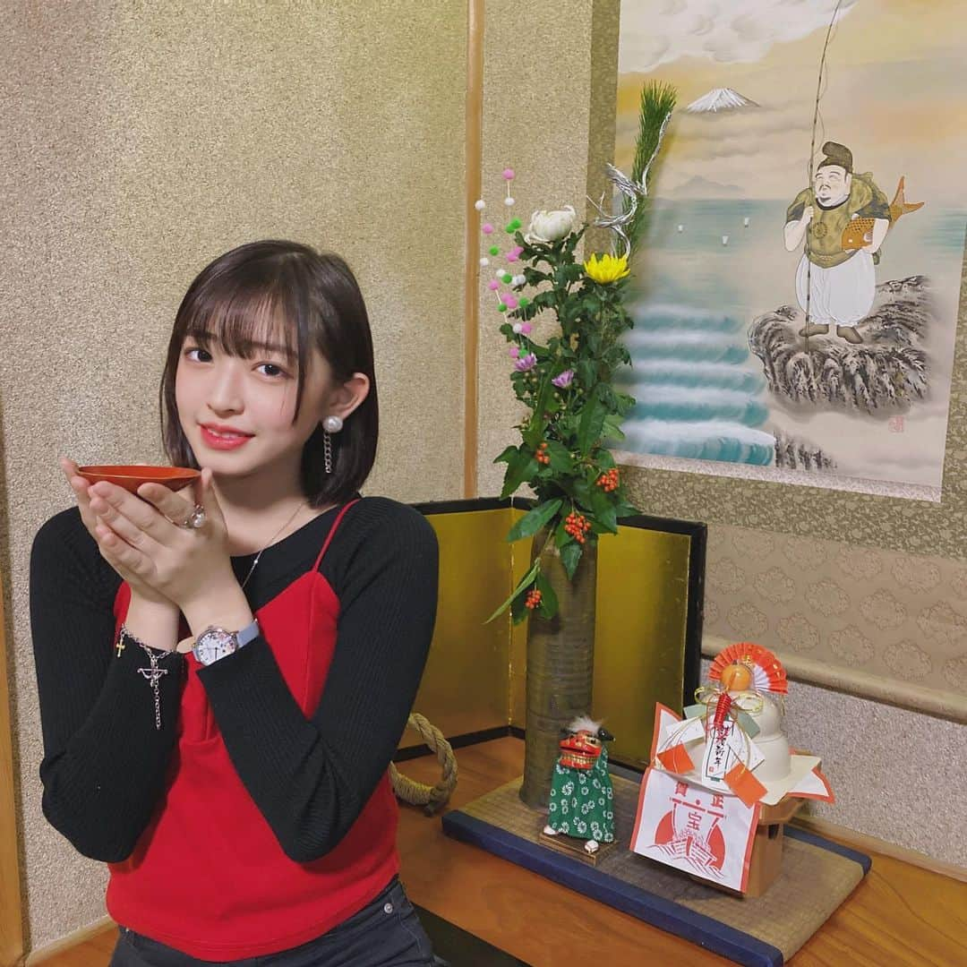 黒江心温さんのインスタグラム写真 - (黒江心温Instagram)「・ ・ インスタの投稿ではちゃんと新年の挨拶してないよね( ´•ᴗ•ก )💦 ・ 改めてあけましておめでとうございます🎍✨ 今年は去年よりもっと活躍出来るように頑張ります！ 絶対専属モデルになってみんなに恩返しします🔥 ・ 今年も沢山るんてぃーずを頼っちゃうと思うけどよろしくお願いします🙇🏻‍♀️ ・ ・ ・ #こはるん #るんてぃーず #Popteen #popteen2月号 #レギュモ5期生 #るんの時代が始まるん #新年 #新年のご挨拶 #あけましておめでとうございます #年明け」1月3日 20時23分 - koharun_586