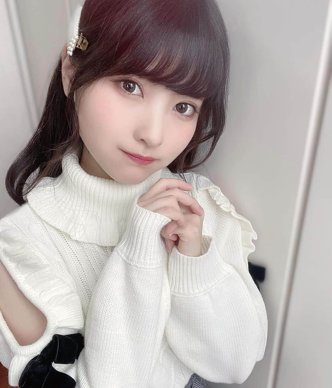 小鳥遊るいさんのインスタグラム写真 - (小鳥遊るいInstagram)「最近の自撮りスポットはクローゼット前👚」1月3日 20時24分 - pipipi_br