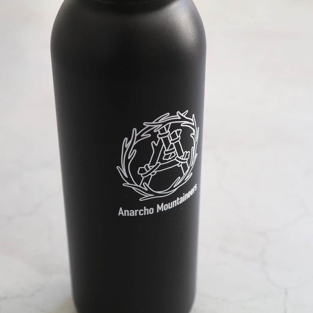 wonder_mountain_irieさんのインスタグラム写真 - (wonder_mountain_irieInstagram)「_ MOUNTAIN RESEARCH / マウンテンリサーチ "A.M BOTTLE" ￥6,050- _ 〈online store / @digital_mountain〉 https://www.digital-mountain.net/shopdetail/000000011443/ _ 【オンラインストア#DigitalMountain へのご注文】 *24時間受付 *15時までのご注文で即日発送 * 1万円以上ご購入で送料無料 tel：084-973-8204 _ We can send your order overseas. Accepted payment method is by PayPal or credit card only. (AMEX is not accepted)  Ordering procedure details can be found here. >>http://www.digital-mountain.net/html/page56.html  _ 本店：#WonderMountain  blog>> http://wm.digital-mountain.info _ #MOUNTAINRESEARCH #マウンテンリサーチ _  JR 「#福山駅」より徒歩10分 #ワンダーマウンテン #japan #hiroshima #福山 #福山市 #尾道 #倉敷 #鞆の浦 近く _ 系列店：@hacbywondermountain _」1月3日 20時28分 - wonder_mountain_