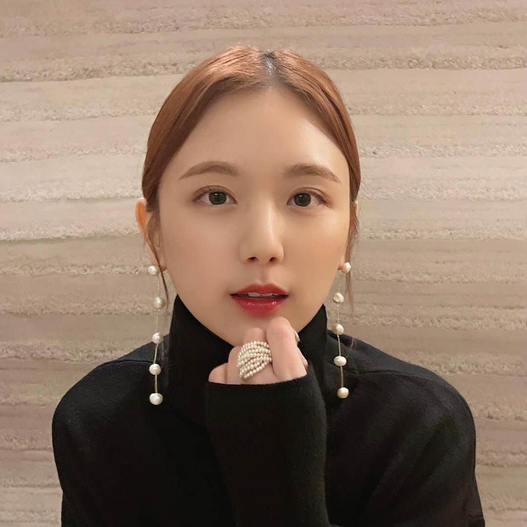 ひよんのインスタグラム：「💎❤️ ㅤㅤㅤㅤㅤㅤㅤㅤㅤㅤㅤㅤㅤ パールのアクセサリーが最近の気分☺️ ㅤㅤㅤㅤㅤㅤㅤㅤㅤㅤㅤㅤㅤ #accessory #piercedearrings #9unq #희영 #귀걸이추천 #귀걸이 #꾸안꾸 #パールピアス #パールアクセサリー #ピアス #ひよん」