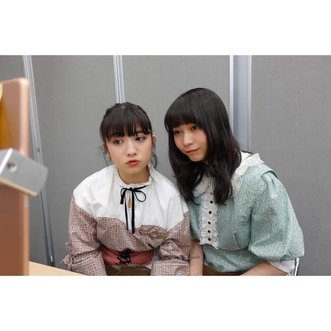 東京女子流さんのインスタグラム写真 - (東京女子流Instagram)「#NPP2021﻿ ﻿ 特典会の様子をパシャリ📸﻿ ﻿キュンですっ！！  #新井ひとみ × #庄司芽生﻿ #東京女子流10周年」1月3日 20時54分 - tokyogirlsstyle