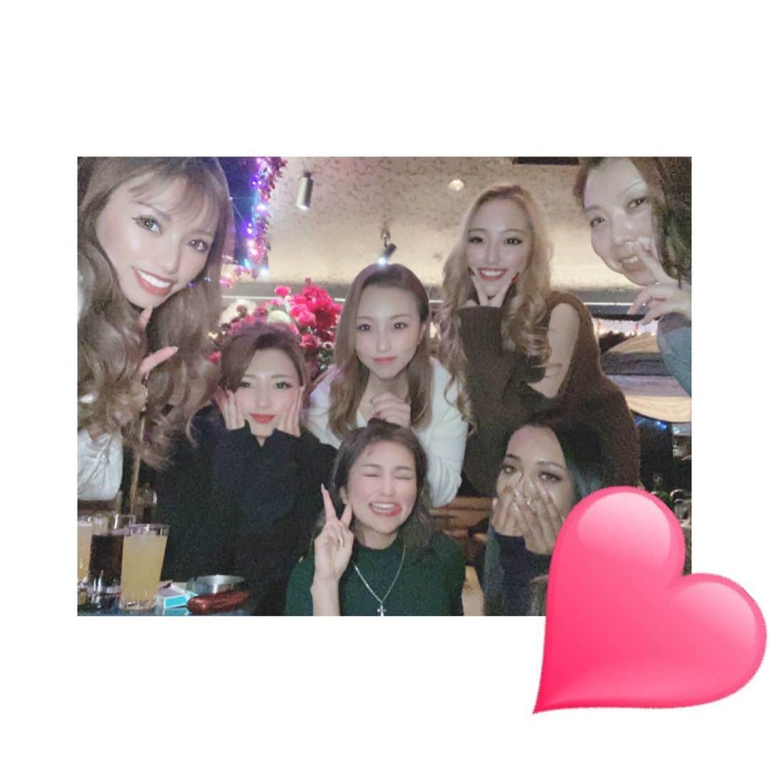 あゆかのインスタグラム：「明日からお仕事🥺 私のだいすきなファミリー💛  お休み充実したなー！！！！ エビ食べ過ぎて今年はもう エビ食べれません😱 お腹パンパンで🐷🐷  今年は運気最強らしいし 最高な1年になりそう🥰  .  .  .  #千葉キャバクラ#千葉富士見キャバ嬢#千葉富士見町キャバ嬢#千葉富士見キャバクラ#arドレス#ジュエルズドレス#オンラインキャバクラ#ファッション好きな人と繋がりたい#ヘアメイク#お家スタイル#息してる？#followｍe4 #follow4like#followtrain」