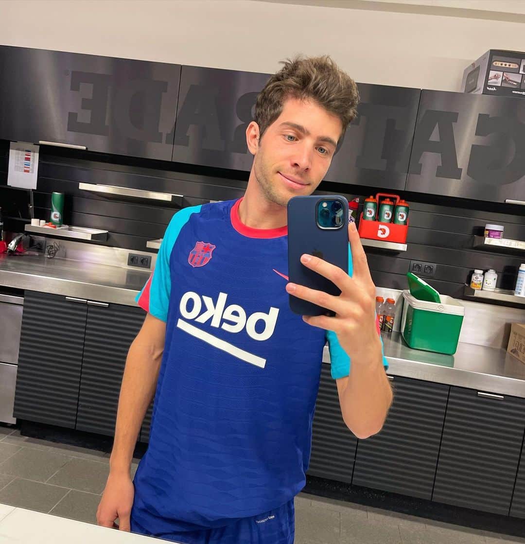 セルジ・ロベルトのインスタグラム：「New year, new training kit 👕」