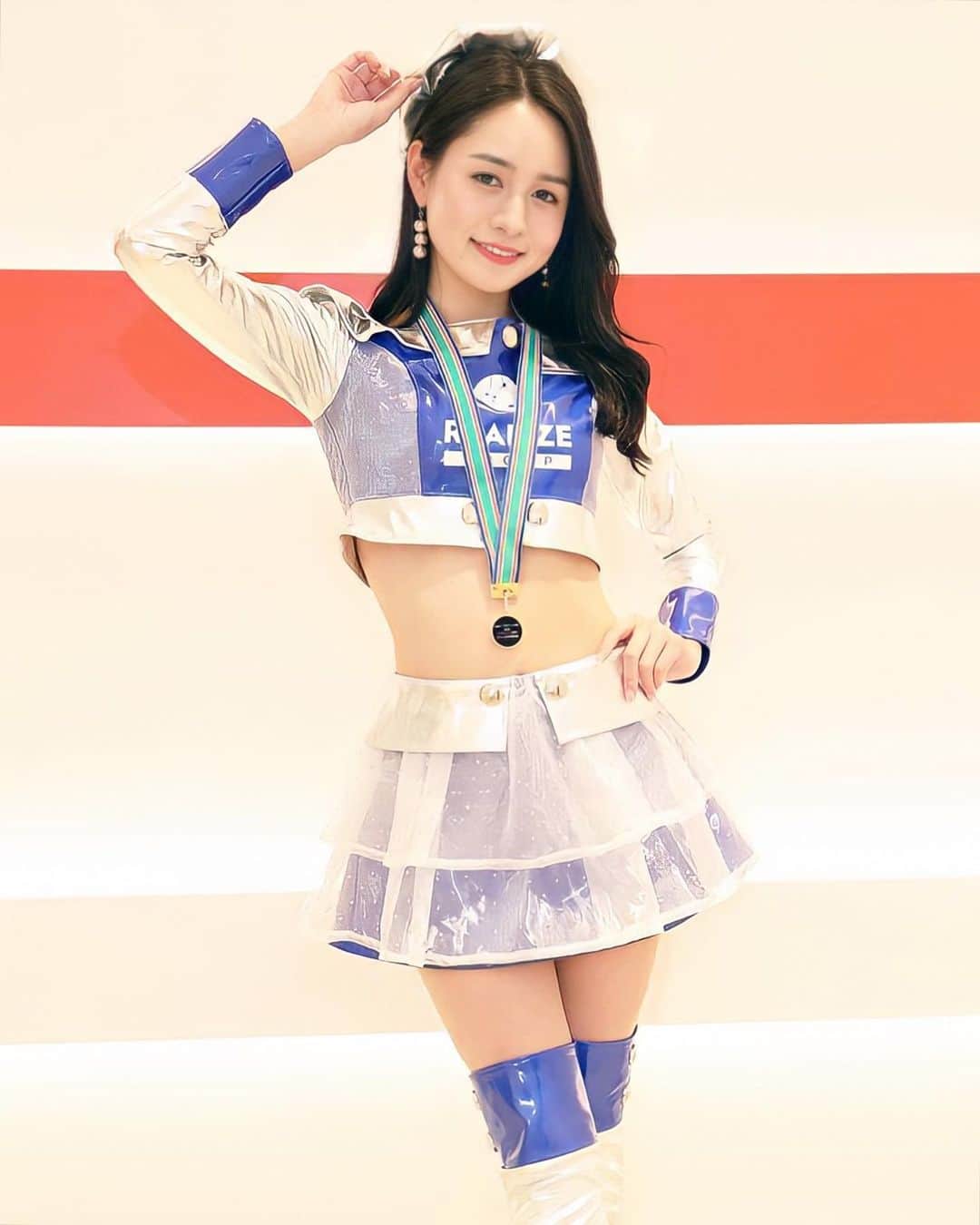五十嵐みさのインスタグラム：「. 日本レースクイーン大賞コスチューム部門の投票も残りわずか😭 1月7日までです！！ あともう少しだけお付き合いよろしくお願いします🙇‍♂️💙💙💙 . #supergt#スーパーgt#レースクイーン#コスチューム#日本レースクイーン大賞#コスチューム部門#リアライズガールズ#リアライズコーポレーション#kondoracing」