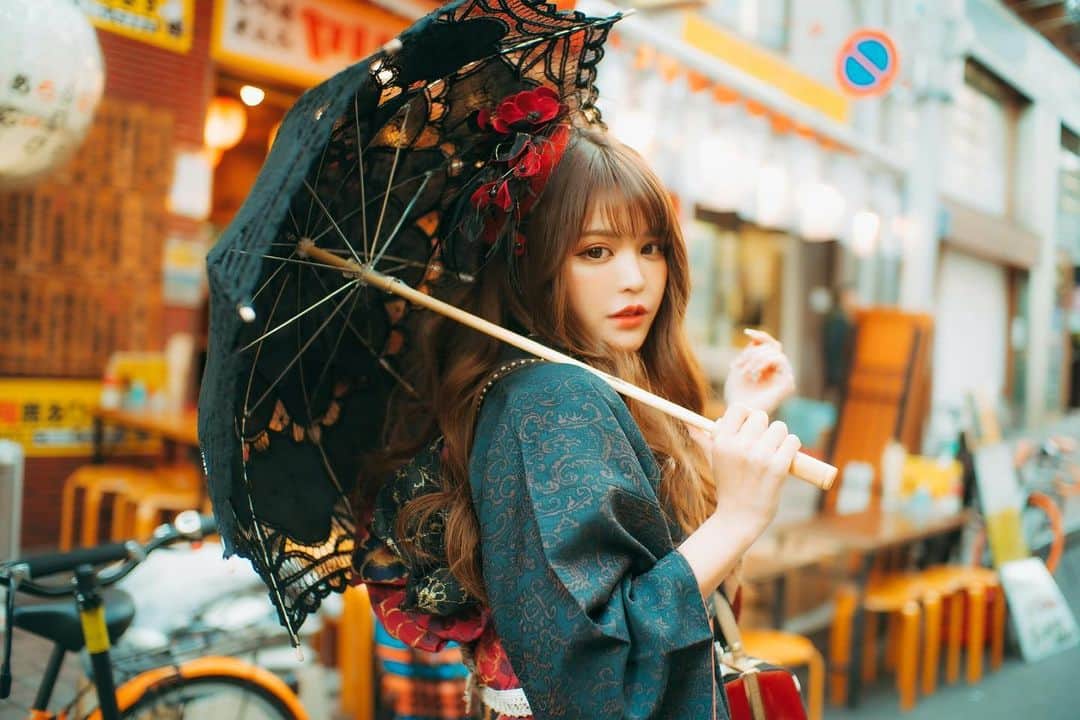 ななぴさんのインスタグラム写真 - (ななぴInstagram)「あけましておめでとうございます🌅🎍⛩❤️ 今年も皆さまと健康に楽しく‼️💕🐮 たくさんたくさん笑って過ごす年にします❤️  今年もよろしくお願い致します🎉🎉🎉 2021年　もっともっと自分ファーストに生きていくよん🔥  わくわく👼🏻今年もたくさん学んでいこう〜🌏  photo by @takutaki  kimono by @kimonomiyabi   thankyou❤️❤️❤️  たくやさんの撮ってくれた写真が どれも好きな写真すぎて選べないので｡ﾟ(ﾟ´ω`ﾟ)ﾟ｡ たくさん載せます📸笑  #着物　#着物撮影　#ポートレート　#正月　#お正月　#着物女子　#着物レンタル #kimonomiyabi #撮影　#冬撮影　#和服　#和装　#レトロ着物　#大正ロマン #大正浪漫　#上野　#東京　#tokyo #photograph #japanphotography #japan_of_insta #japanesegirl #japantravel #あけおめななぴ」1月3日 21時47分 - __nanapgram__