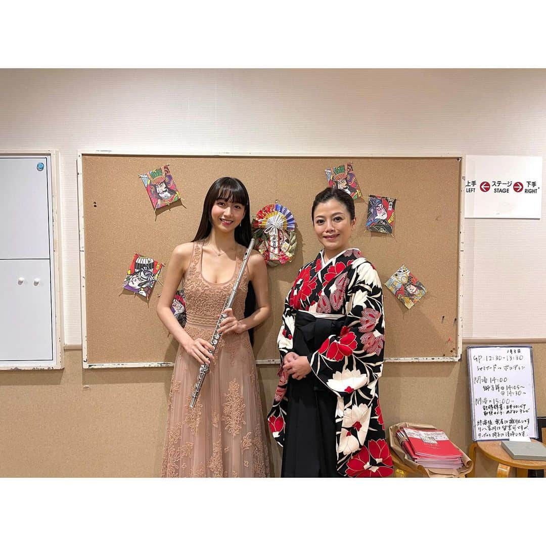 木村心美さんのインスタグラム写真 - (木村心美Instagram)「本日は、Bunkamuraオーチャードホールにて、東京フィルハーモニー交響楽団 ニューイヤー・コンサートに、参加させて頂きました。 本当に素敵な経験をさせて頂き、ありがとうございました。 めちゃくちゃに緊張しました。 ・ 記念撮影をさせて頂きました！ ありがとうございます！ ・ 1枚目:本日の指揮者の三ツ橋敬子さんです！ 2枚目:尊敬している神田先生（左）と、同門の先輩である東京フィルハーモニーフルート首席奏者の神田勇哉さん（右）です！ ・ 来場して下さった皆様、本当にありがとうございました。 これからも精進して参ります。 ・ @tokyophilharmonicorchestra  ・ @dior #diorjoaillerie」1月3日 21時53分 - cocomi_553_official