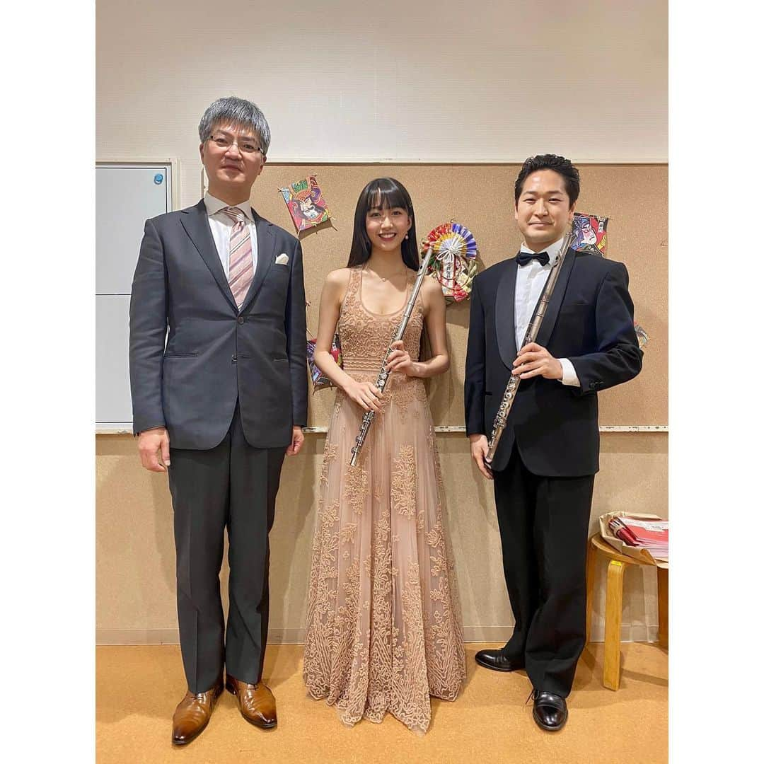 木村心美さんのインスタグラム写真 - (木村心美Instagram)「本日は、Bunkamuraオーチャードホールにて、東京フィルハーモニー交響楽団 ニューイヤー・コンサートに、参加させて頂きました。 本当に素敵な経験をさせて頂き、ありがとうございました。 めちゃくちゃに緊張しました。 ・ 記念撮影をさせて頂きました！ ありがとうございます！ ・ 1枚目:本日の指揮者の三ツ橋敬子さんです！ 2枚目:尊敬している神田先生（左）と、同門の先輩である東京フィルハーモニーフルート首席奏者の神田勇哉さん（右）です！ ・ 来場して下さった皆様、本当にありがとうございました。 これからも精進して参ります。 ・ @tokyophilharmonicorchestra  ・ @dior #diorjoaillerie」1月3日 21時53分 - cocomi_553_official