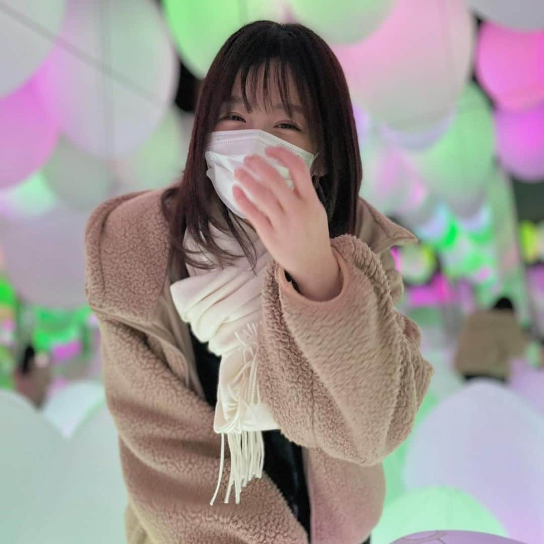 金子みゆさんのインスタグラム写真 - (金子みゆInstagram)「﻿ ポートレートで撮ってくれた☁️❕﻿ チームラボ行ってきたとて〜〜﻿ ﻿  #チームラボ #ポートレート」1月3日 21時55分 - kaneko_miyu0813