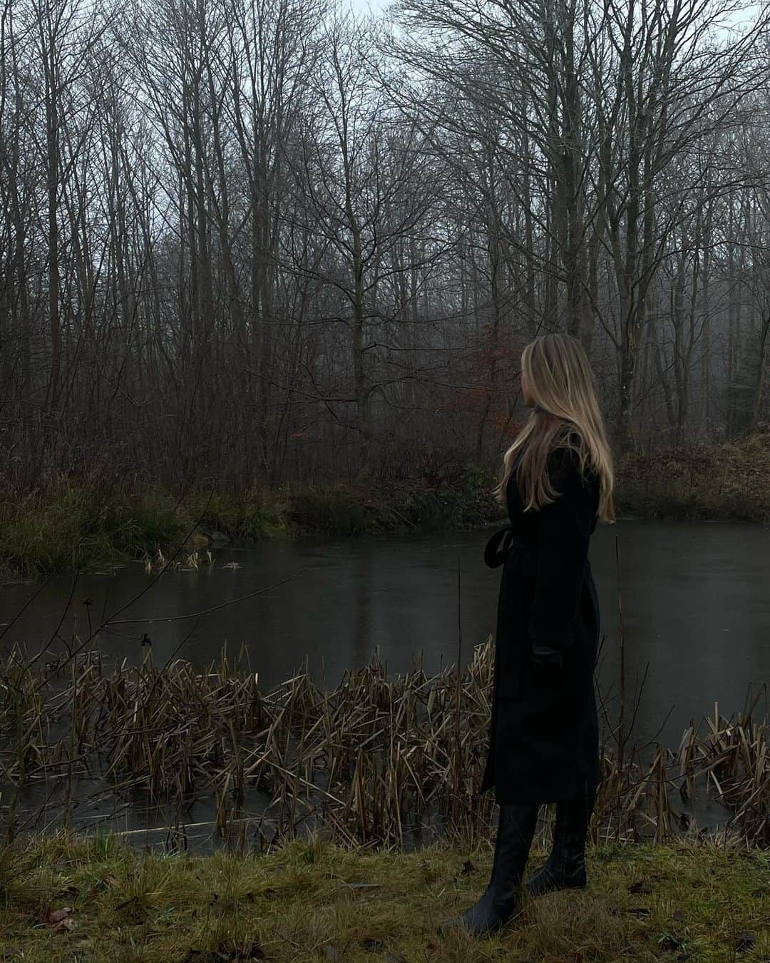 Mathilde Goehlerのインスタグラム：「Most beautiful walk 🖤」