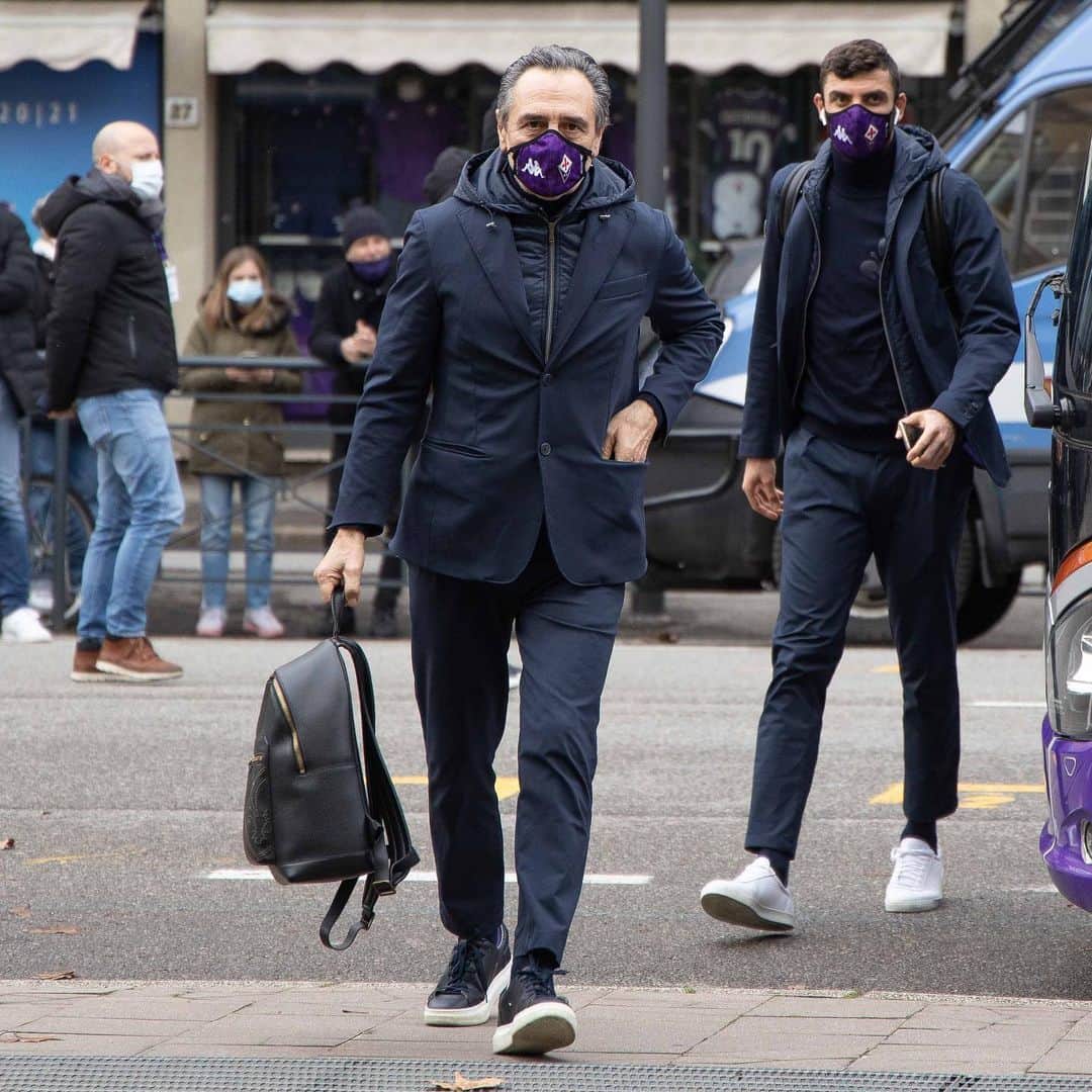 ACFフィオレンティーナさんのインスタグラム写真 - (ACFフィオレンティーナInstagram)「🎩 Ci siamo! The team has arrived!  #ForzaViola 💜 #Fiorentina #SerieA #FiorentinaBologna」1月3日 21時57分 - acffiorentina