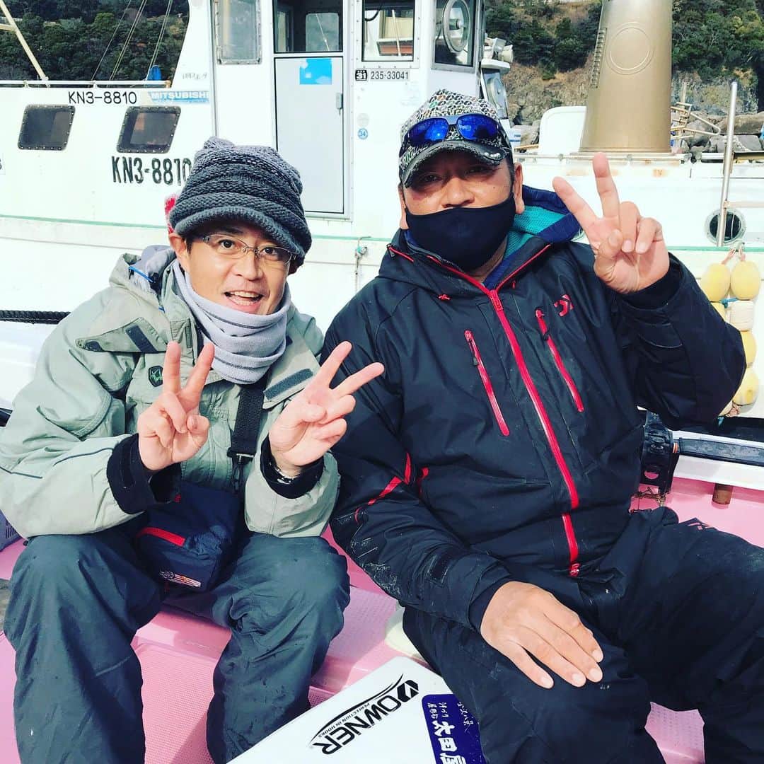 佐々木主浩さんのインスタグラム写真 - (佐々木主浩Instagram)「野々村真さんと釣り対決🎣  #npb #dena #daiwa #釣り #佐々木主浩 #野々村真 #緑龍丸 #ベイスターズ #船釣り #馬主 #競馬 #サバ #マダイ」1月3日 22時08分 - sasakikazuhiro.22