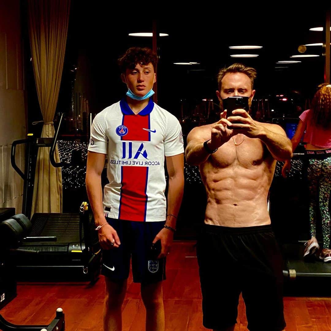 デヴィッド・ゲッタのインスタグラム：「Training with my two giant babies !!! @elvisguetta and Angie guetta. So proud of you !!!」