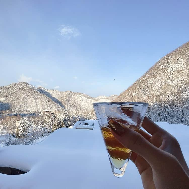 みうらうみさんのインスタグラム写真 - (みうらうみInstagram)「雪景色は綺麗でおちつく❄️ . . . #北海道 #雪 #おちつく」1月3日 22時18分 - miuraumi1207