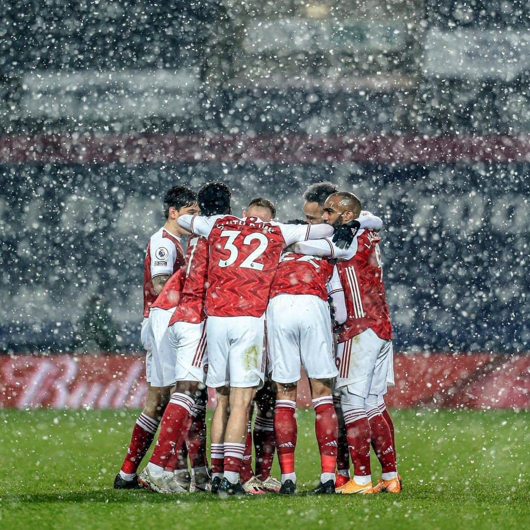 モハメド・エルネニーさんのインスタグラム写真 - (モハメド・エルネニーInstagram)「9 out of 9. One common aspect: team spirit @Arsenal 💪🏼」1月3日 22時21分 - elnennym