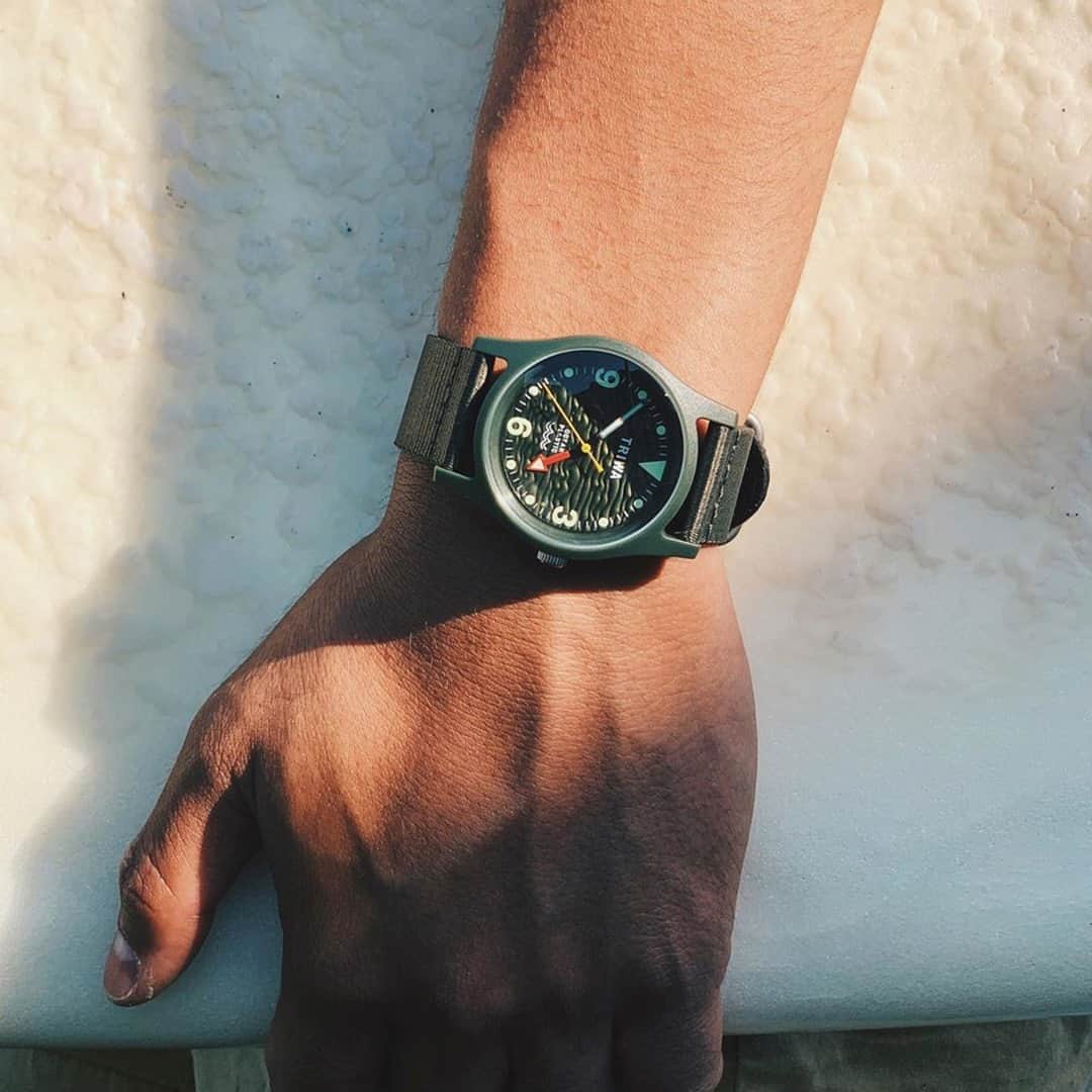 TRIWAさんのインスタグラム写真 - (TRIWAInstagram)「Our Time for Oceans watches are filled with details drawn from their heritage, such as the three dimensional waves on the dial, the oversized luminous indexes and hands and the doomed scratch resistant mineral glass. The strap, made from woven ocean plastic, comes with zulu loops and buckle in stainless steel. #details #watches #womenswatches #menswatches #design #accessories #watch #statement #triwawatch #timeforoceans #oceans #recycled #recycledplastic #upcycled #upcycling #recycling #plasticwatch #zerowaste⠀⠀⠀」1月3日 23時01分 - triwa
