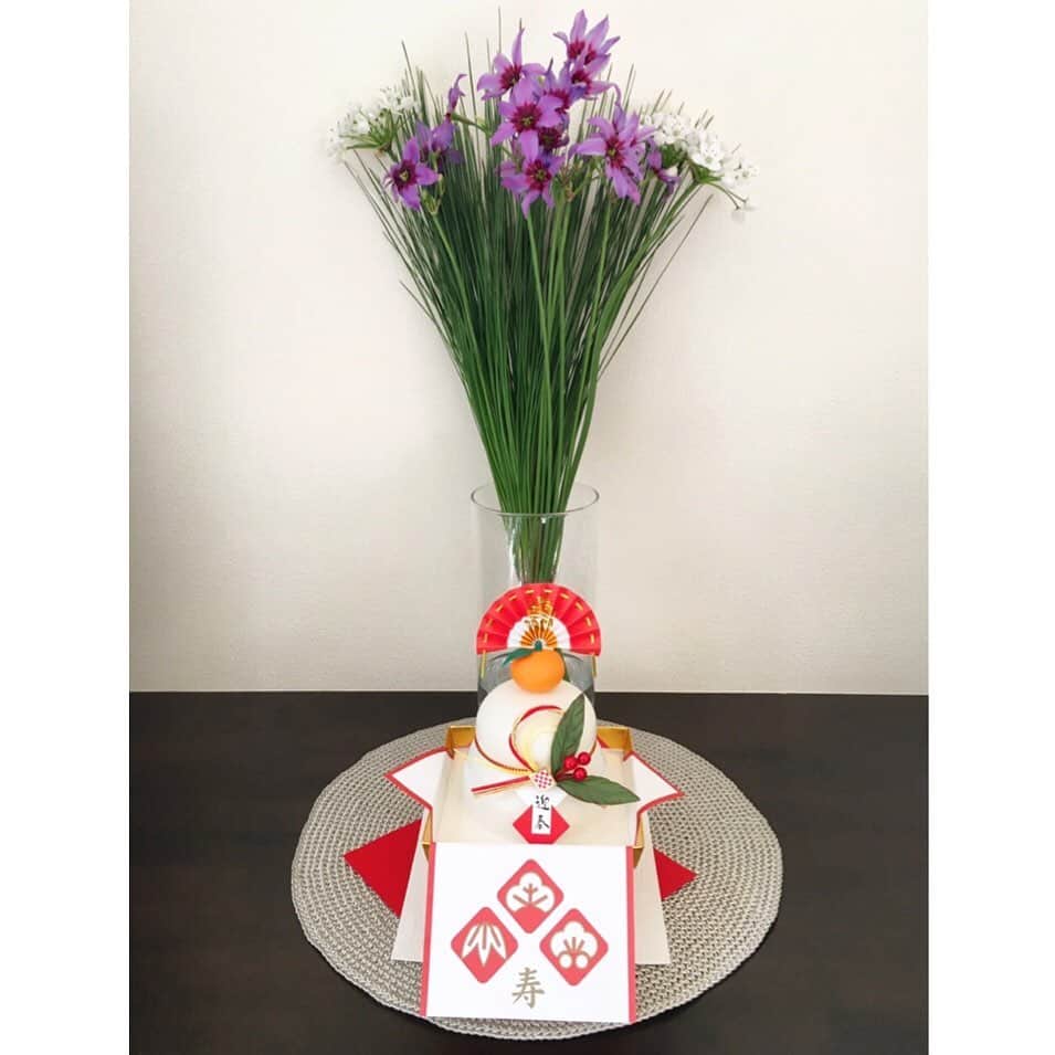 今村沙緒里のインスタグラム：「謹賀新年⛩ 明けましておめでとうございます！ 2021年がみなさまにとって 健やかで愛あふれる1年となりますように。 ・ 昨年は大変な1年でしたね。 世界中が未曾有の状況になり、 人に会えない、制限も多く 仕事や環境が変わってしまった方も 多いと思います。 そんな苦しい中、実感したことは 人のあたたかさや、家族の大切さ "自分にとって大事なこと"です。 今年も大変なことあると思いますが 助け合って、乗り越えましょう！ 秋から年末まではバタバタでしたが お正月はゆっくりできました＊ 久しぶりに考える時間も持てました。 やりたいことがいっぱいです🦄 素敵な作品を届けられるように 今年もがんばります！ 本年もよろしくお願い致します🌈 今村沙緒里 ・ Happy New Year！ I wish your happiness💜 #happynewyear #hope #2021 #새해복많이받으세요 #今年もよろしくお願いします」