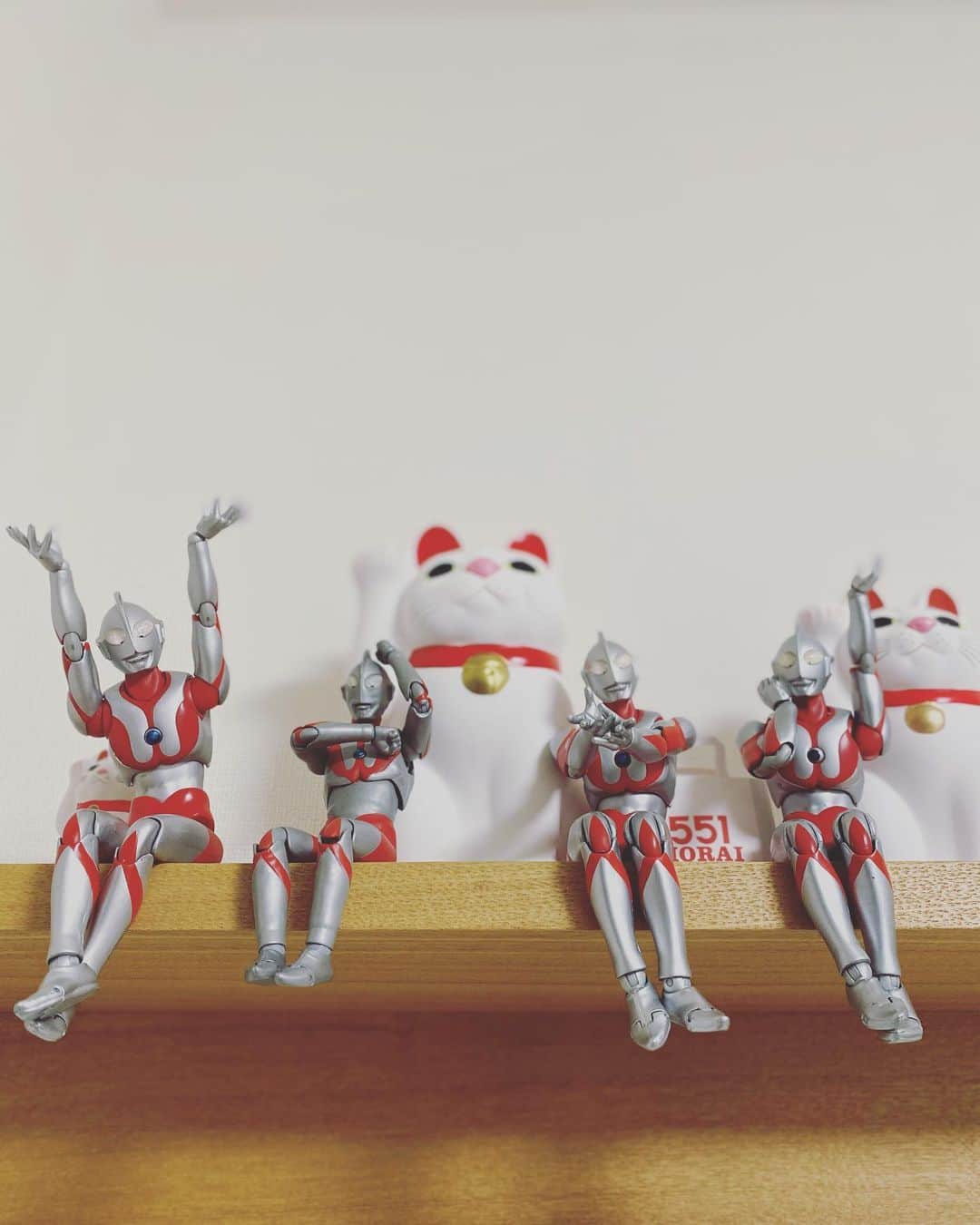 緒月遠麻さんのインスタグラム写真 - (緒月遠麻Instagram)「☺︎ 2021 ウルトラよろしく。  #うちのウルトラマン」1月3日 23時07分 - toma_ozuki