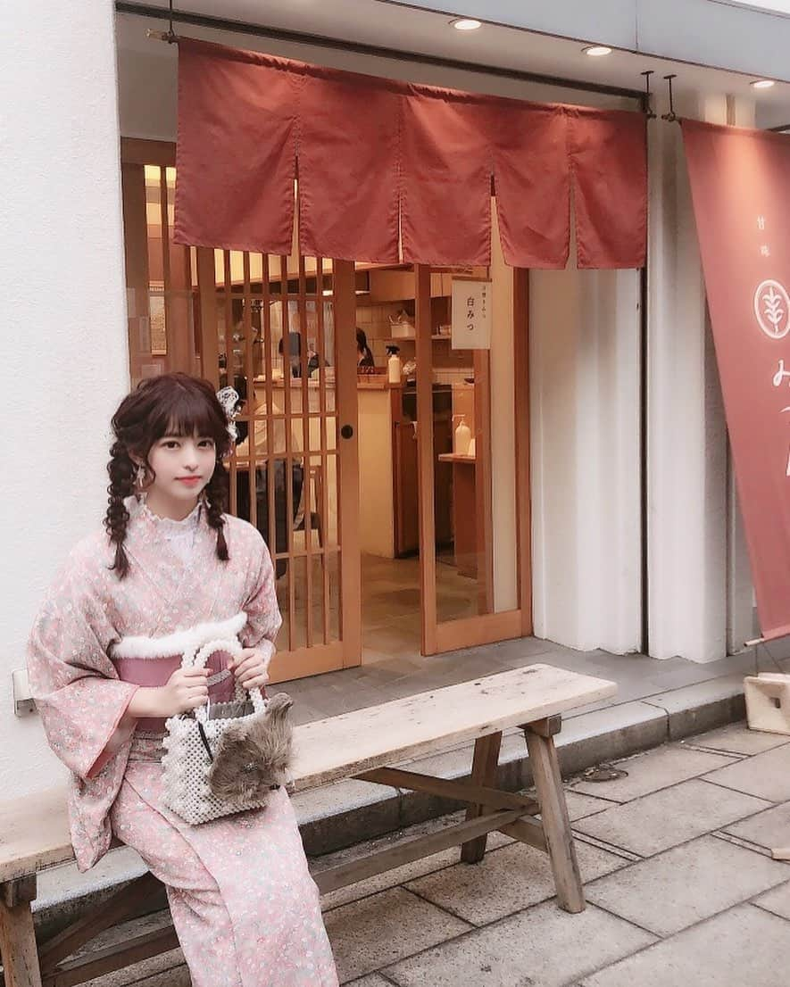 桜もこさんのインスタグラム写真 - (桜もこInstagram)「🌸🌸🌸  #着物　#おさげ　#pink #浅草　#バック　#japan #japanesegirl #japanesemodel #instagram #instagood」1月3日 23時25分 - mokochan319