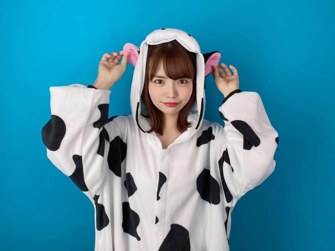 渕上舞さんのインスタグラム写真 - (渕上舞Instagram)「🐄🥛﻿ ﻿ ﻿ 嬉しいことがぎゅ〜っと詰まった﻿ 一年になりますように…☺︎笑﻿ ﻿ ﻿ #丑年 #うしどし #動物になりがち #パンダじゃないよ牛だよ #牛コスプレ #初めて使うタグ﻿ #コメント欄が牛ダジャレ大会になる予感がするよ #フリじゃないよ #🐮 ﻿」1月3日 23時28分 - mai_fuchigami_48