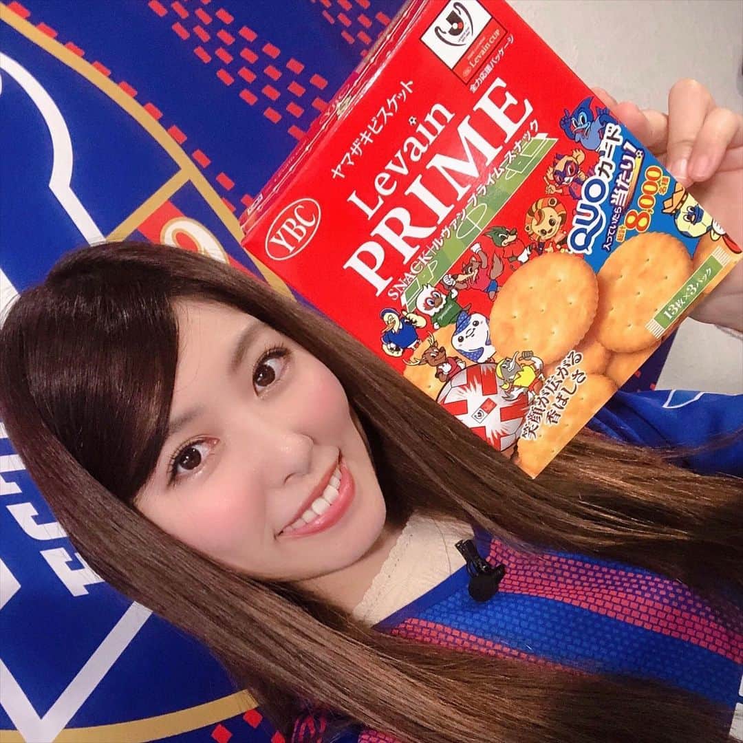 橘ゆりかのインスタグラム：「いよいよですね✊ #ルヴァンカップ 🔵🔴﻿ ﻿ いざ！ファイナルの向こう側へ‼️﻿ どんな景色が待ってるのかな…﻿ ﻿ 国立競技場で 1月4日 14:35 キックオフ⚽️🏆﻿ ﻿ ルヴァン食べてFC東京を応援しましょ📣﻿ ﻿ ﻿ ﻿ #ルヴァン #fc東京 #fctokyo #levaincup  #橘ゆりか #俺たちの国立で勝つ」