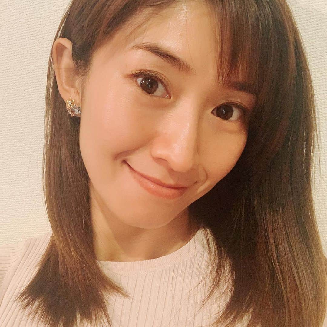 森下千里のインスタグラム：「あけましておめでとうございます⛩ 久しぶりに アップしようと思って 写真を撮ったら、緊張しました😅 慣れってすごいですね。 何回撮っても微妙なので、載せちゃいます。 . コメント📝 ありがとうございました😭 わたしは元気です！ . . これから、ゆっくりと 自分の興味あることや今取り組んでいることを載せていくので、 お付き合いいただけると嬉しいです。 . .  2021年が皆様にとって 健康であり、笑顔に溢れる一年になりますようにお祈り申し上げます👏🏻 . . #お久しぶりです  #2021 #smile」