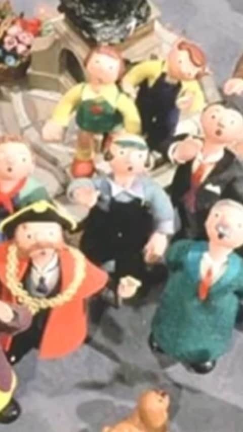 ValGarlandのインスタグラム：「Source: #YouTube MusicalMemoryLane  #GordonMurray #CamberwickGreen #Trumptonshire #BBC #1967」