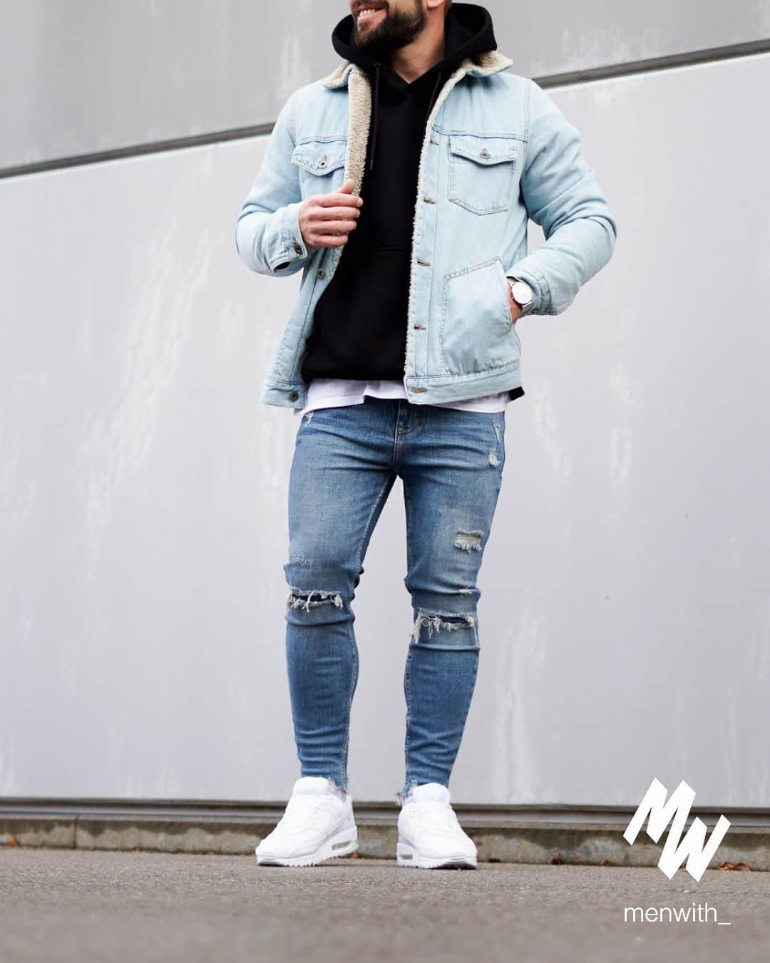 Men Withのインスタグラム：「Cool photo of our dear friend @mani_fit_ 👌🏽 #menwithstreetstyle」