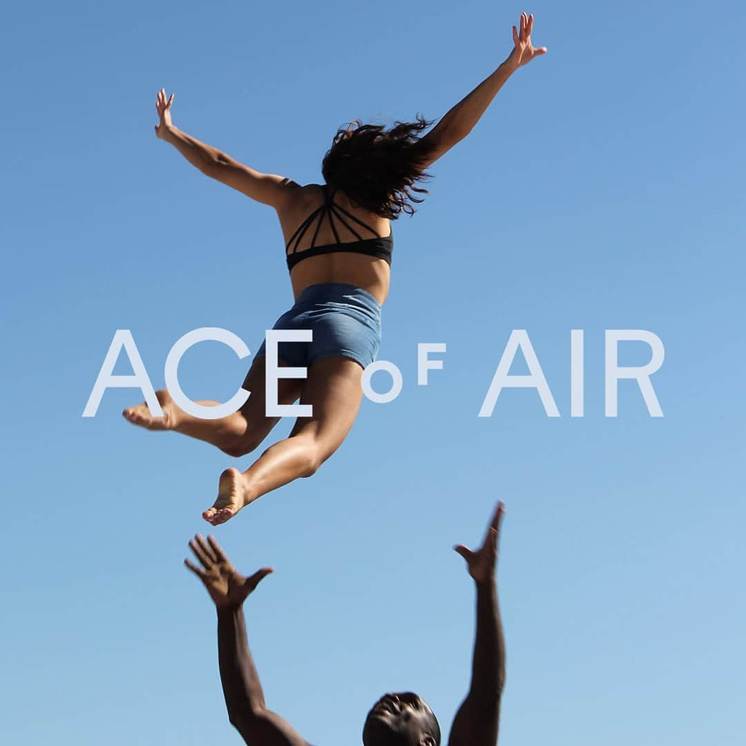 ペトラ・ネムコバさんのインスタグラム写真 - (ペトラ・ネムコバInstagram)「We are jumping of joy to finally share with you 💫 ACE OF AIR 💫  We have worked on it for more than 3 years and it will officially launch on Jan 28th, 2021. The next full moon 🌕   WE ARE HERE TO ELEVATE YOU, PEOPLE & TO PROTECT OUR PLANET!   See how on @_ace_of_air_   #SynergisticAndCircular #Bcorp  #CircularEconomy  #ZeroWastePackaging #CarbonNeutralShipping  #SustainableBeauty #CleanBeauty #Vegan #CrueltyFreeBeauty #FairTrade #NonGMO #SustainablySourced #InspiredByNature #BackedByScience #AimingHigher  #SustainableSunday」1月4日 0時10分 - pnemcova